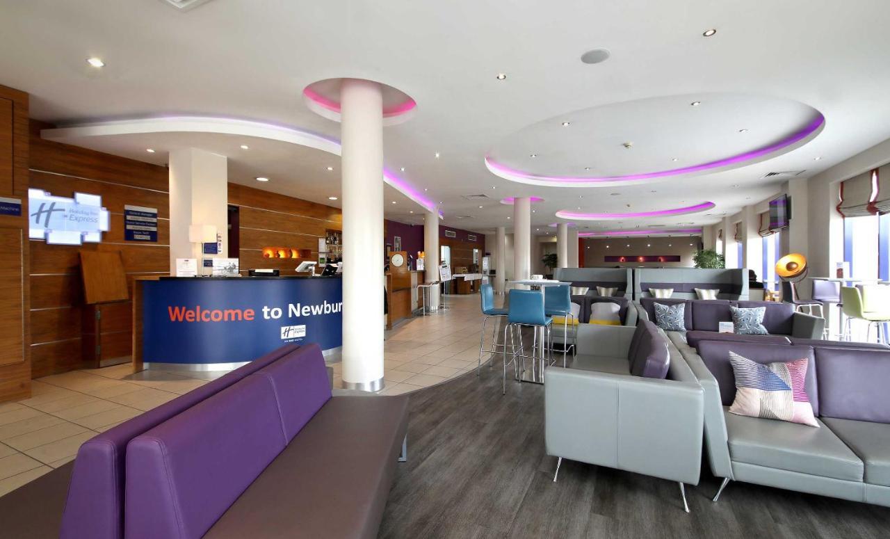 Holiday Inn Express London - Newbury Park, An Ihg Hotel Экстерьер фото